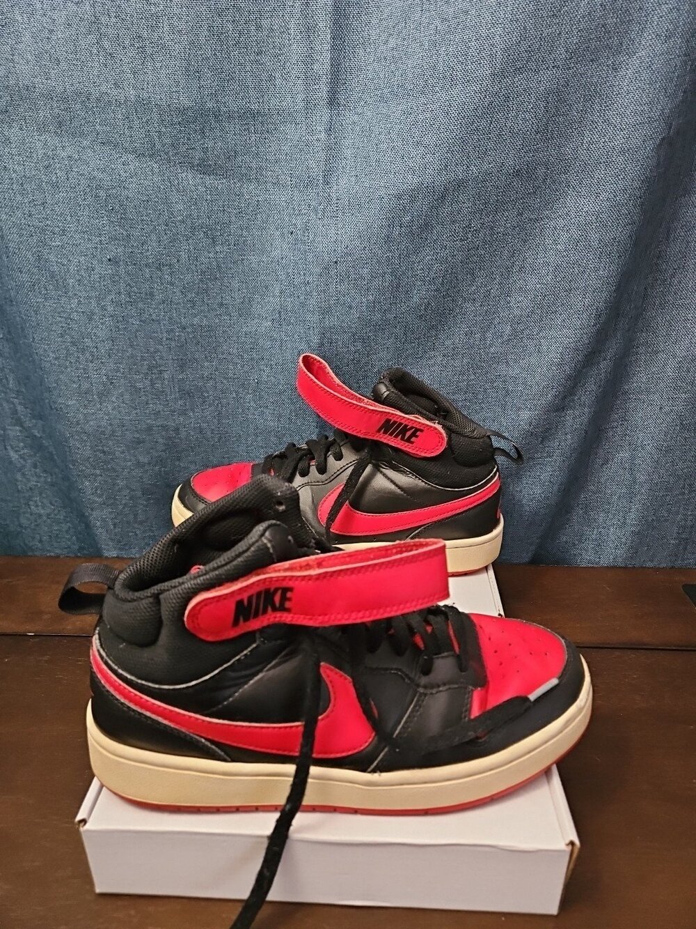 Nike Court Borough Mid 2 GS Bred Black University Red Size 6Y - Picture 2 of 16